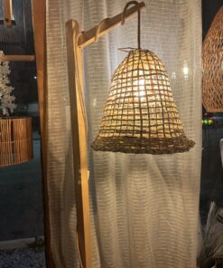 Lámpara pie pedestal y Manila